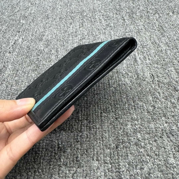 100% Authentic Gucci Leather Wallet 215-111124 - Picture 4 of 11